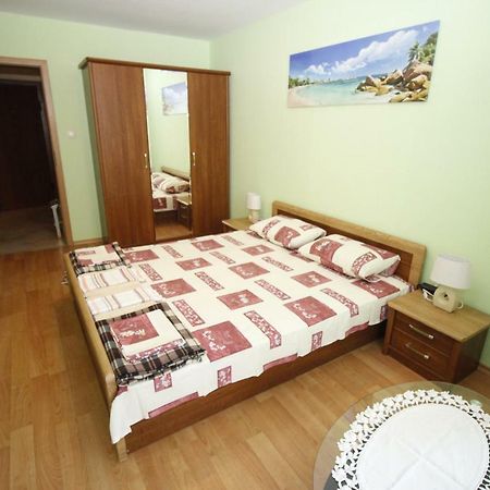 Apartment Rosi Pomorie Exteriör bild