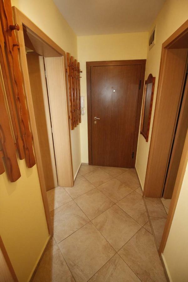 Apartment Rosi Pomorie Exteriör bild