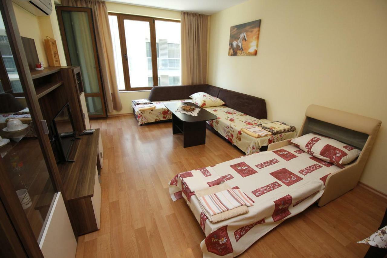 Apartment Rosi Pomorie Exteriör bild